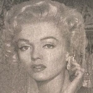 Bundle of 2 Marilyn Monroe 1 crop 1 long